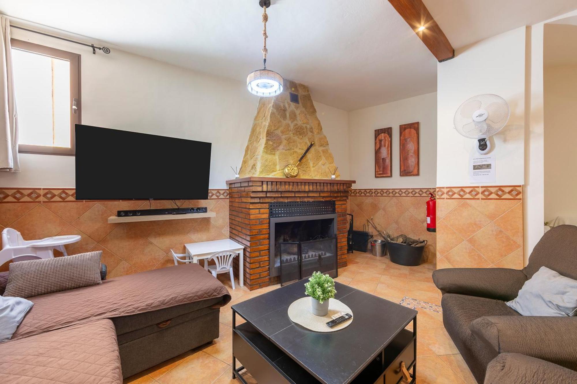 La Casa De La Buhardilla Villa Fondón Екстериор снимка